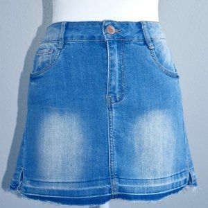 NWOT Light Wash Distressed Denim Mini Skirt Sz 9